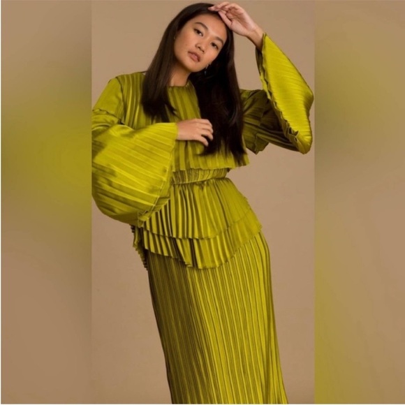 Andrea Iyamah Raffle Pleated Midi Dress Green - Picture 2 of 9